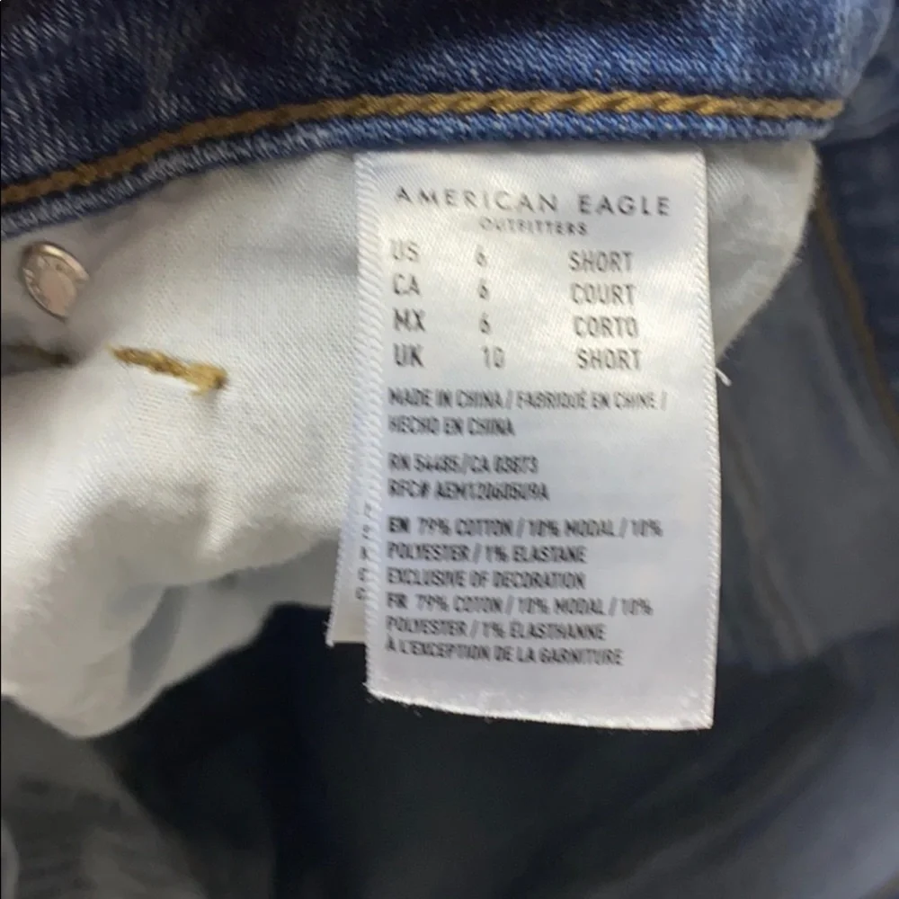 American Eagle Mom Jeans, Size 6 - Picture 2 of 7